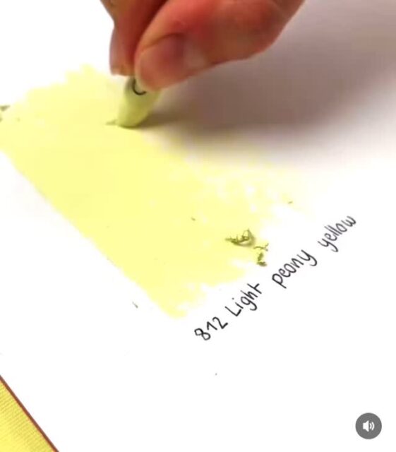 Ma come si utilizzano i pastelli Neocolor II acquerelle? 🎨 ecco un piccolo video per mostrarvelo 😍 

Basta un pennello, un goccio d’acqua per realizzare un effetto sorprendente 🎨🎨✨

@carandache
