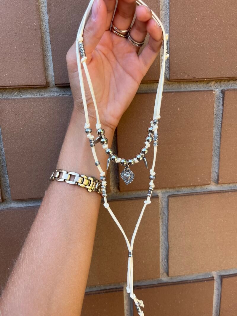 Collana Boho-Chic con Cuore Sacro e Alcantara Panna (Corbara)